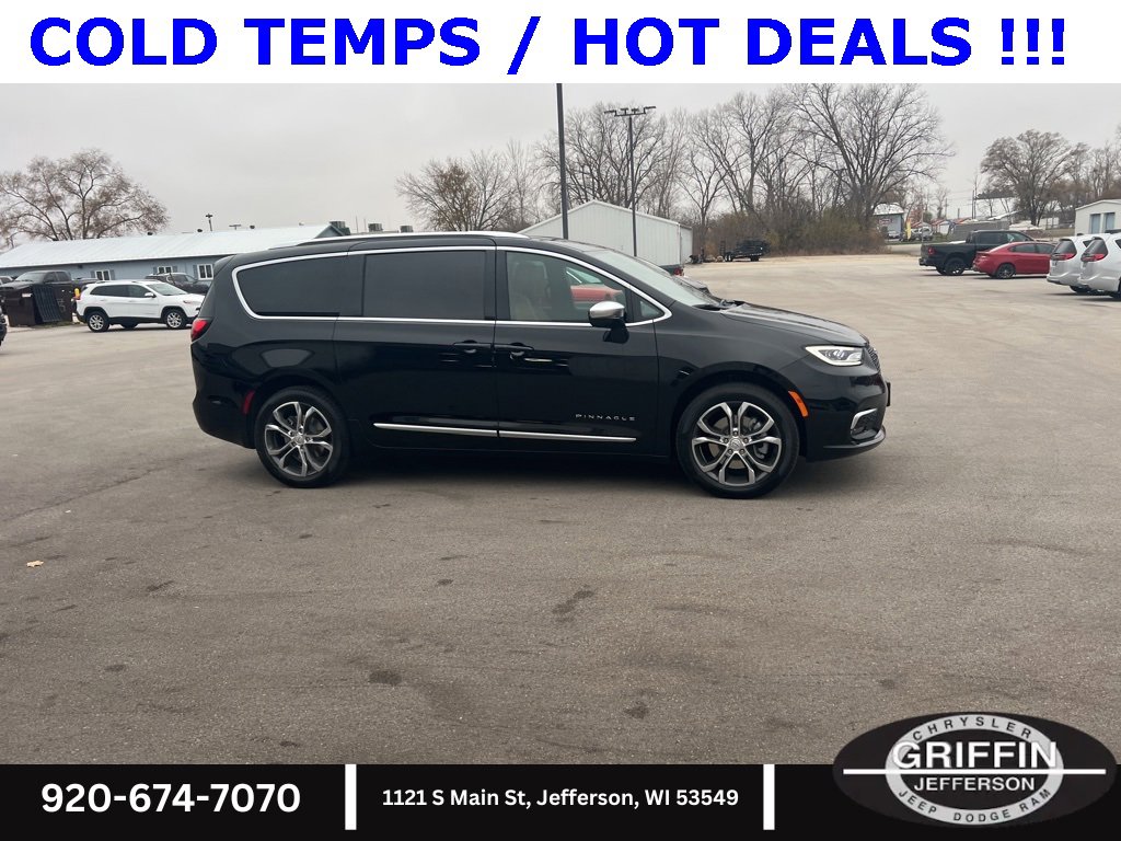 New 2026 Chrysler Pacifica Pinnacle w/ Trailer Tow Group image 8