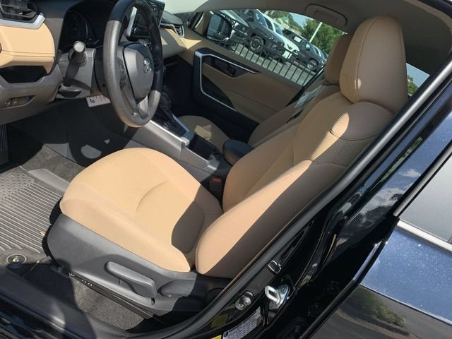 Certified 2025 Toyota RAV4 LE AWD/4WD image 18