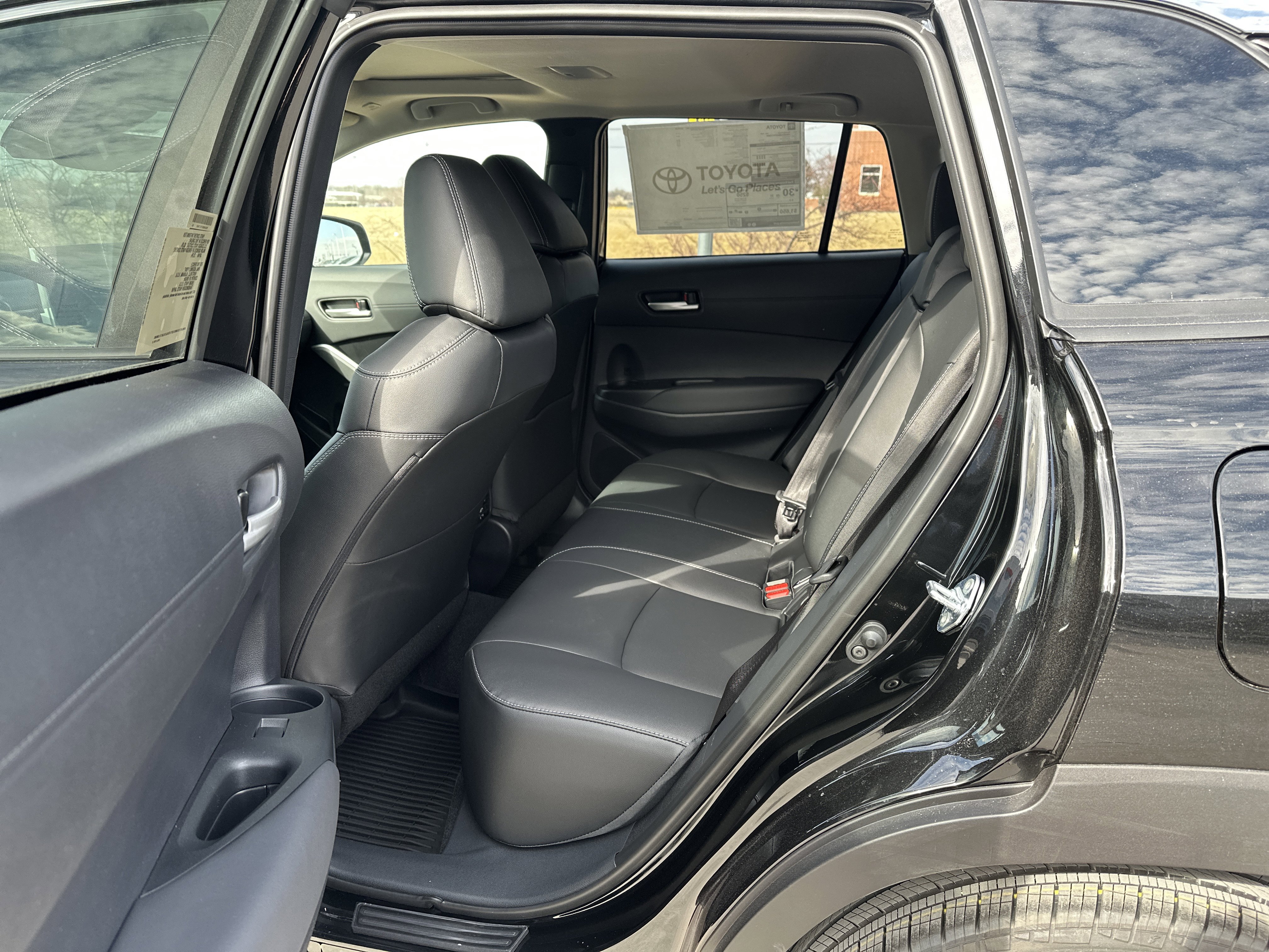 Used 2026 Toyota Corolla Cross XLE w/ Convenience Package image 7