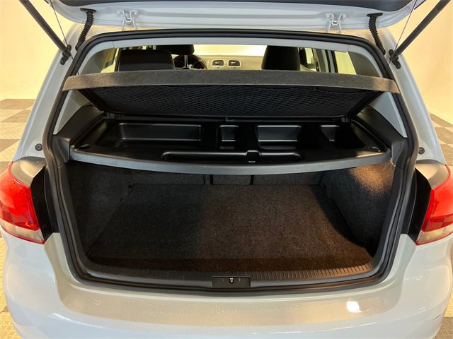 Used 2011 Volkswagen Golf TDI image 5