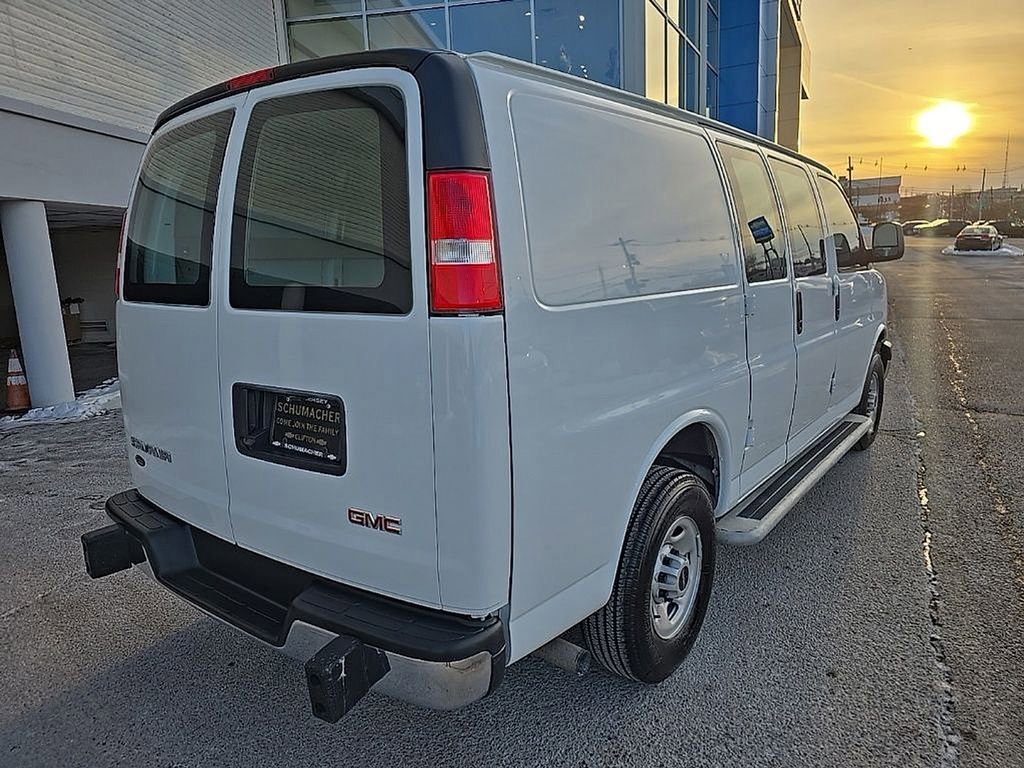 Used 2024 GMC Savana 2500 w/ Driver Convenience Package image 3