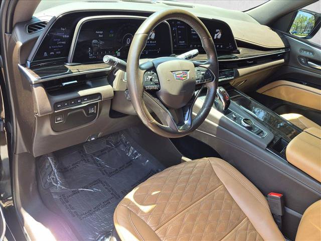 Used 2023 Cadillac Escalade Premium Luxury AWD/4WD image 10