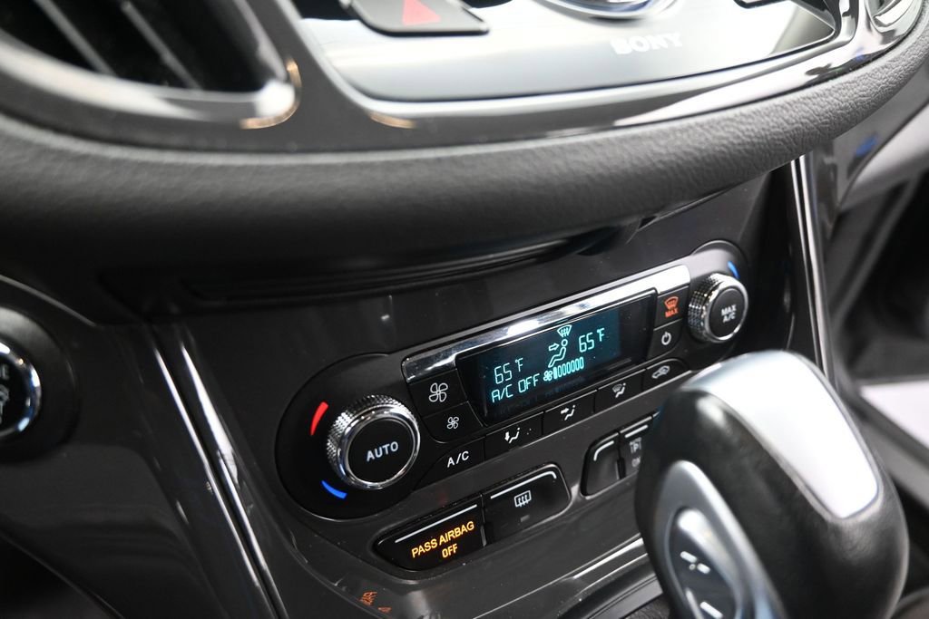 Used 2015 Ford Escape Titanium w/ Equipment Group 301A AWD/4WD image 23