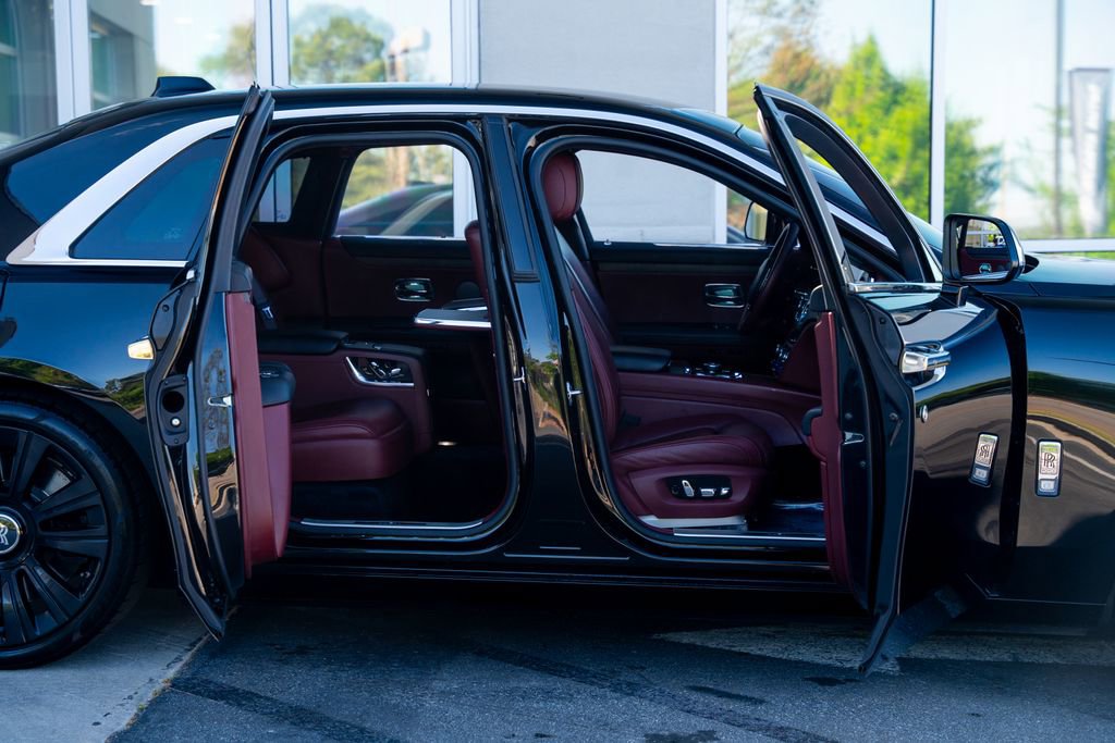 Used 2021 Rolls-Royce Ghost AWD/4WD image 12