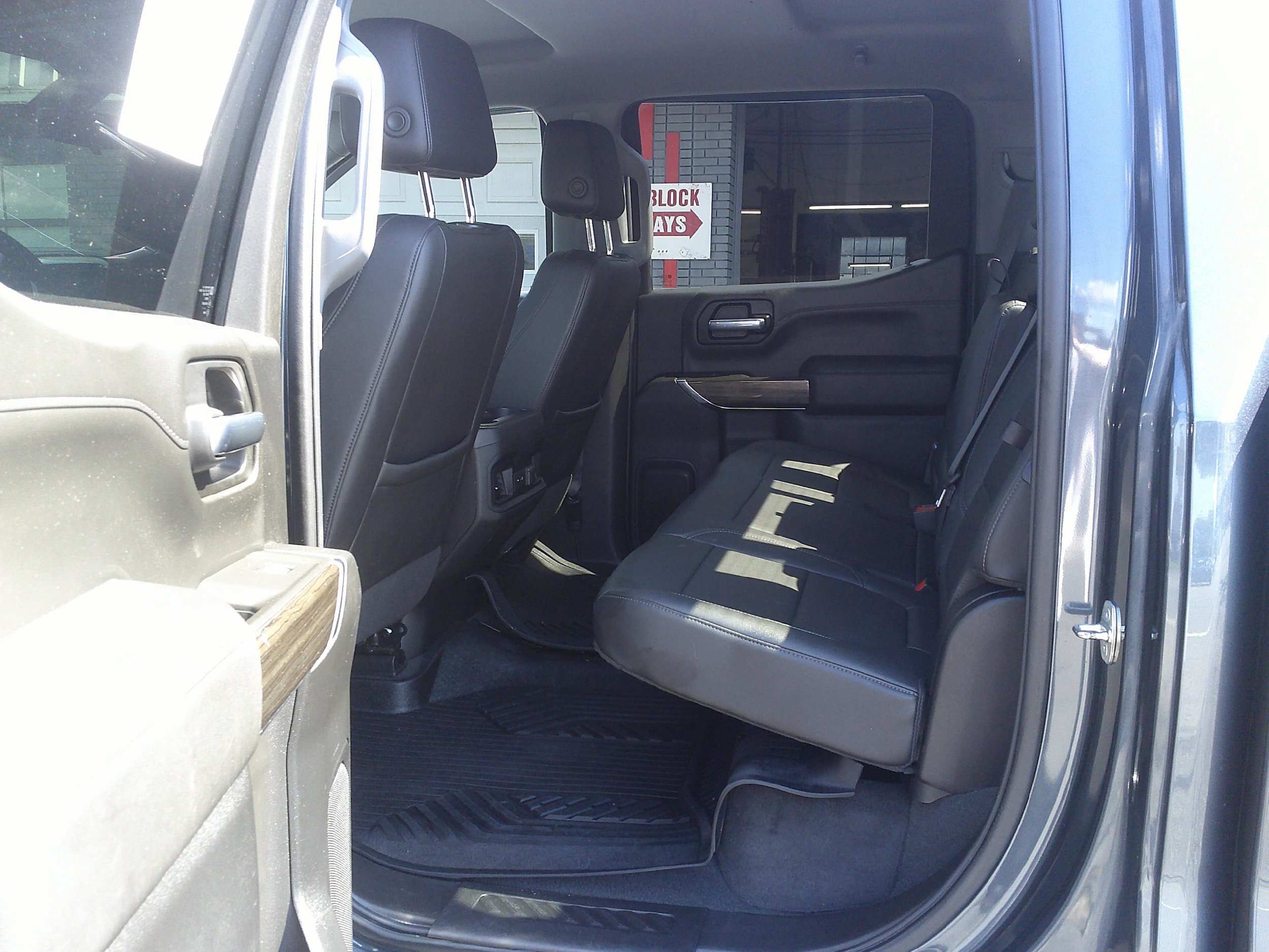 Used 2021 Chevrolet Silverado 1500 LT Trail Boss w/ LT Trail Boss Premium Package AWD/4WD image 16