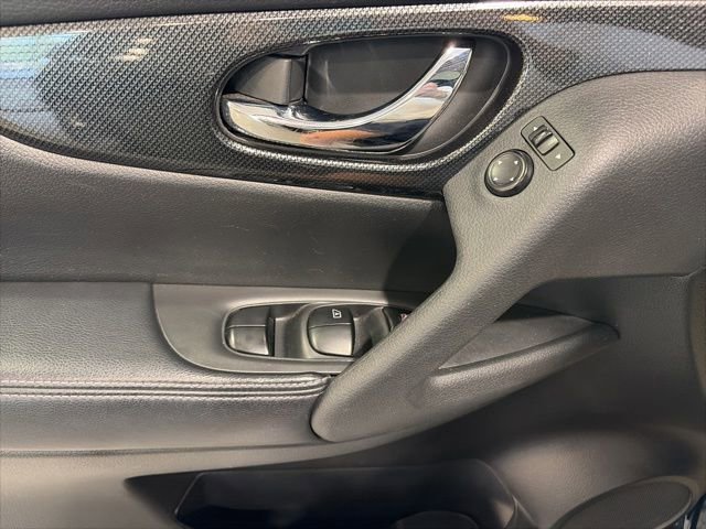 Used 2016 Nissan Rogue SL w/ SL Premium Package AWD/4WD image 16
