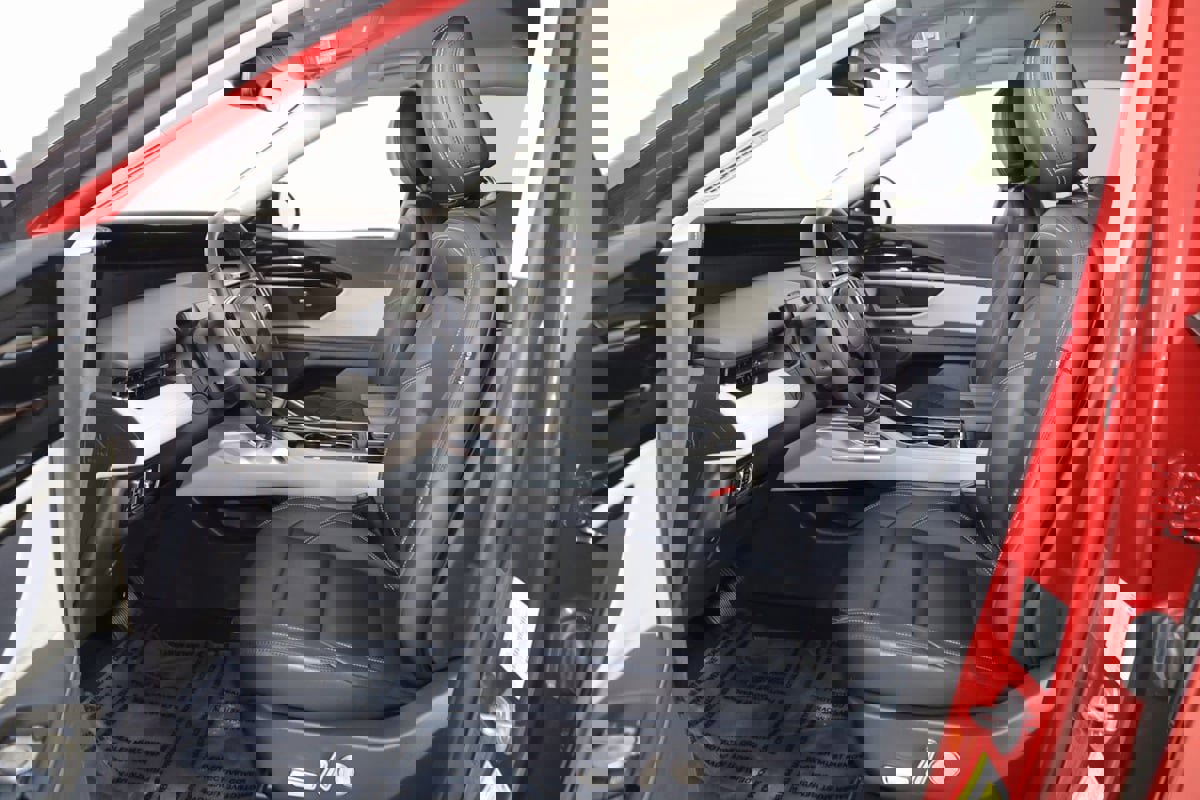 Used 2025 Lincoln Nautilus Premier image 12