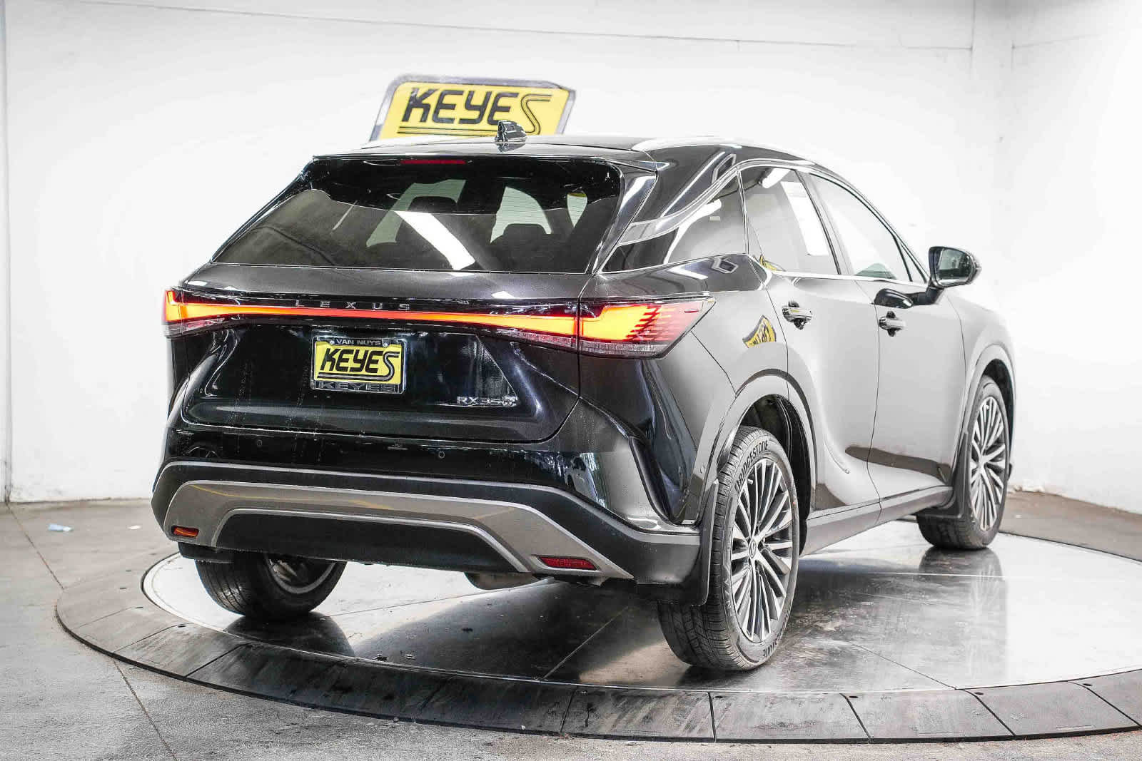 Used 2024 Lexus RX 350 Premium Plus w/ Convenience Package FWD image 4