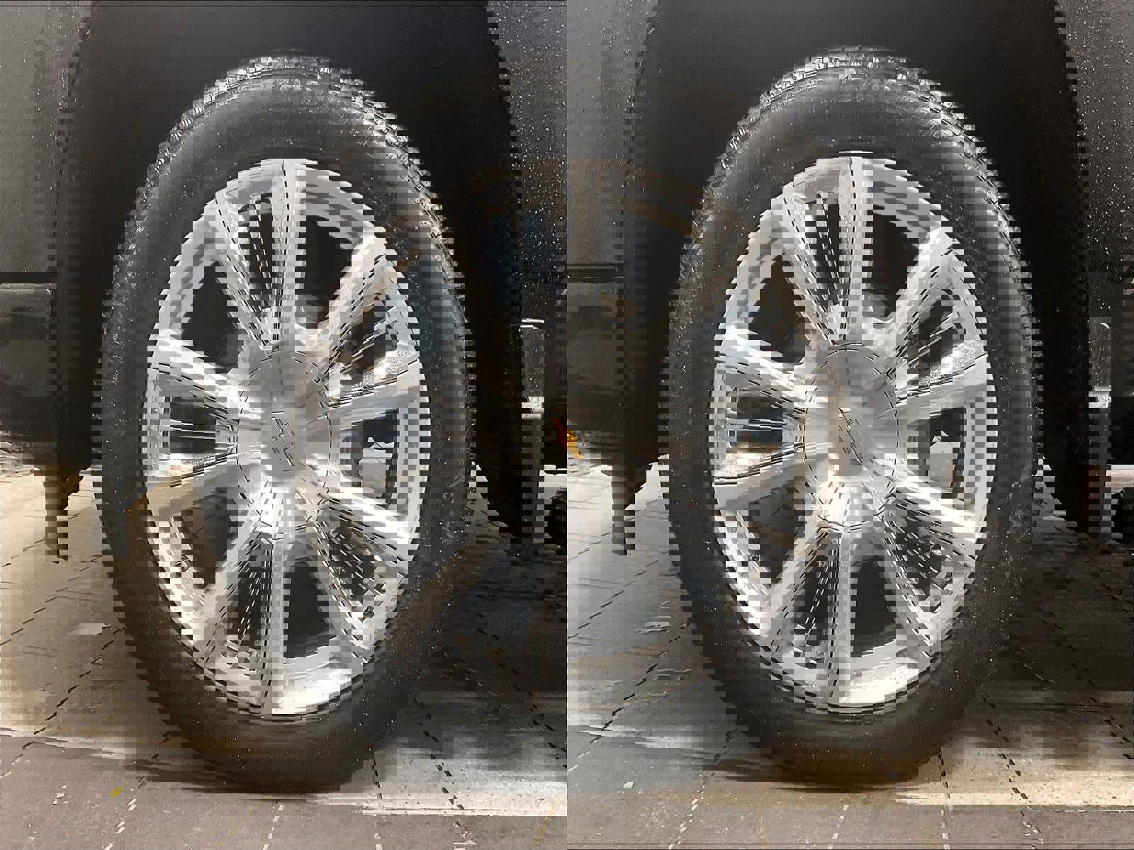 Used 2023 Chevrolet Silverado 1500 High Country w/ Technology Package image 7