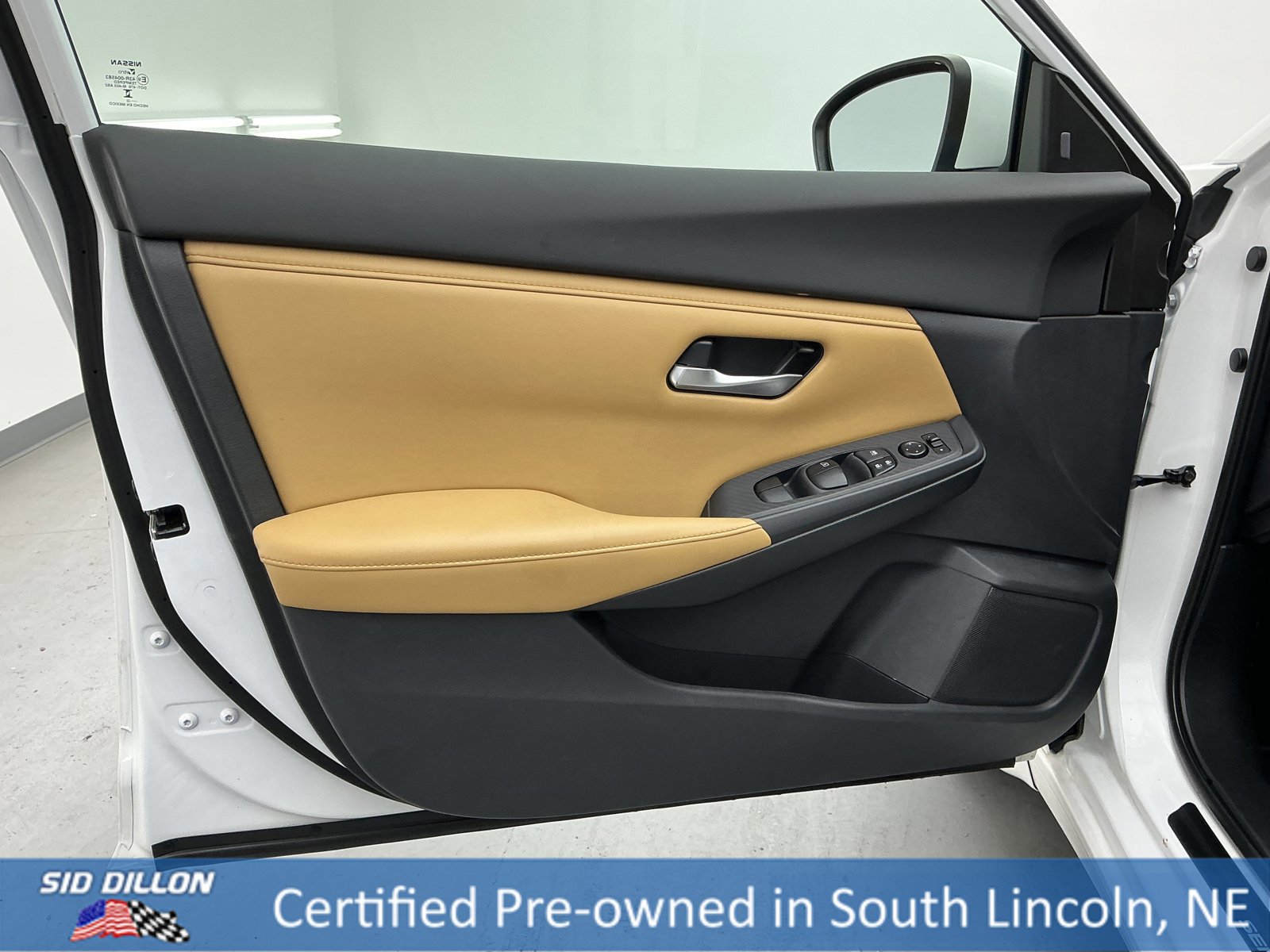 Used 2022 Nissan Sentra SV w/ SV Premium Package image 16