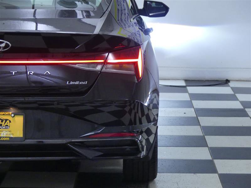 Used 2022 Hyundai Elantra Limited image 32