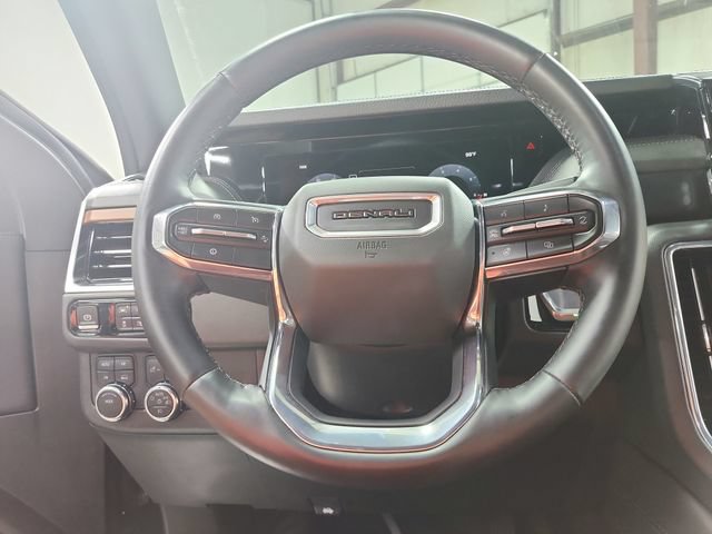 Used 2025 GMC Yukon XL Denali AWD/4WD image 24