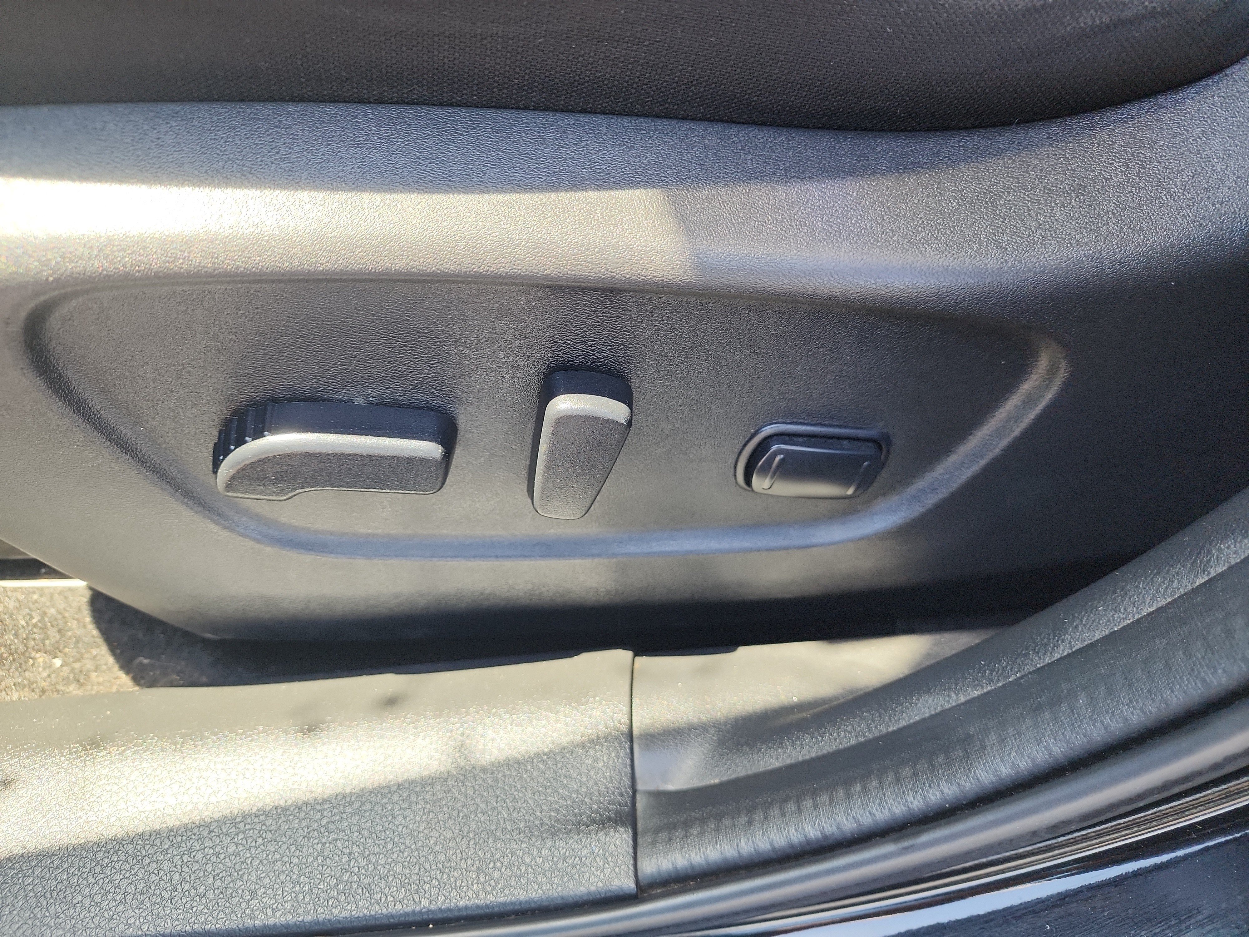 Used 2021 Nissan Rogue Sport SV AWD/4WD image 12