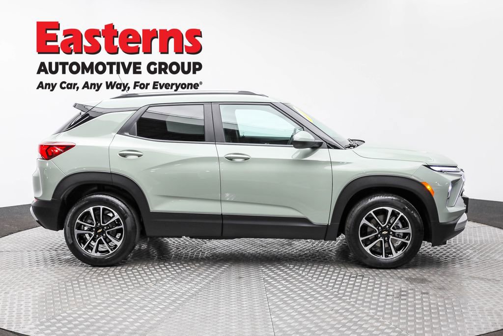 Used 2026 Chevrolet TrailBlazer LT w/ Driver Confidence Package image 4
