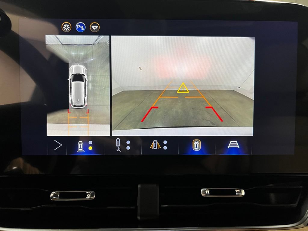 New 2026 Chevrolet Equinox ACTIV w/ Convenience Package III FWD image 25