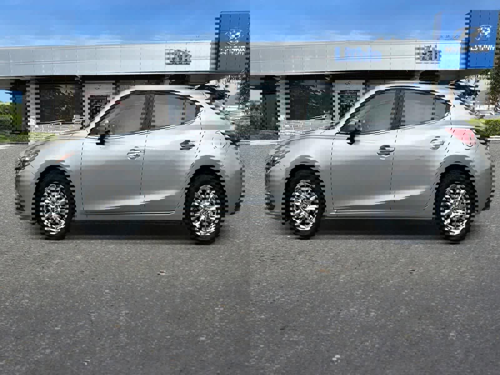 Used 2015 MAZDA MAZDA3 i Touring image 6