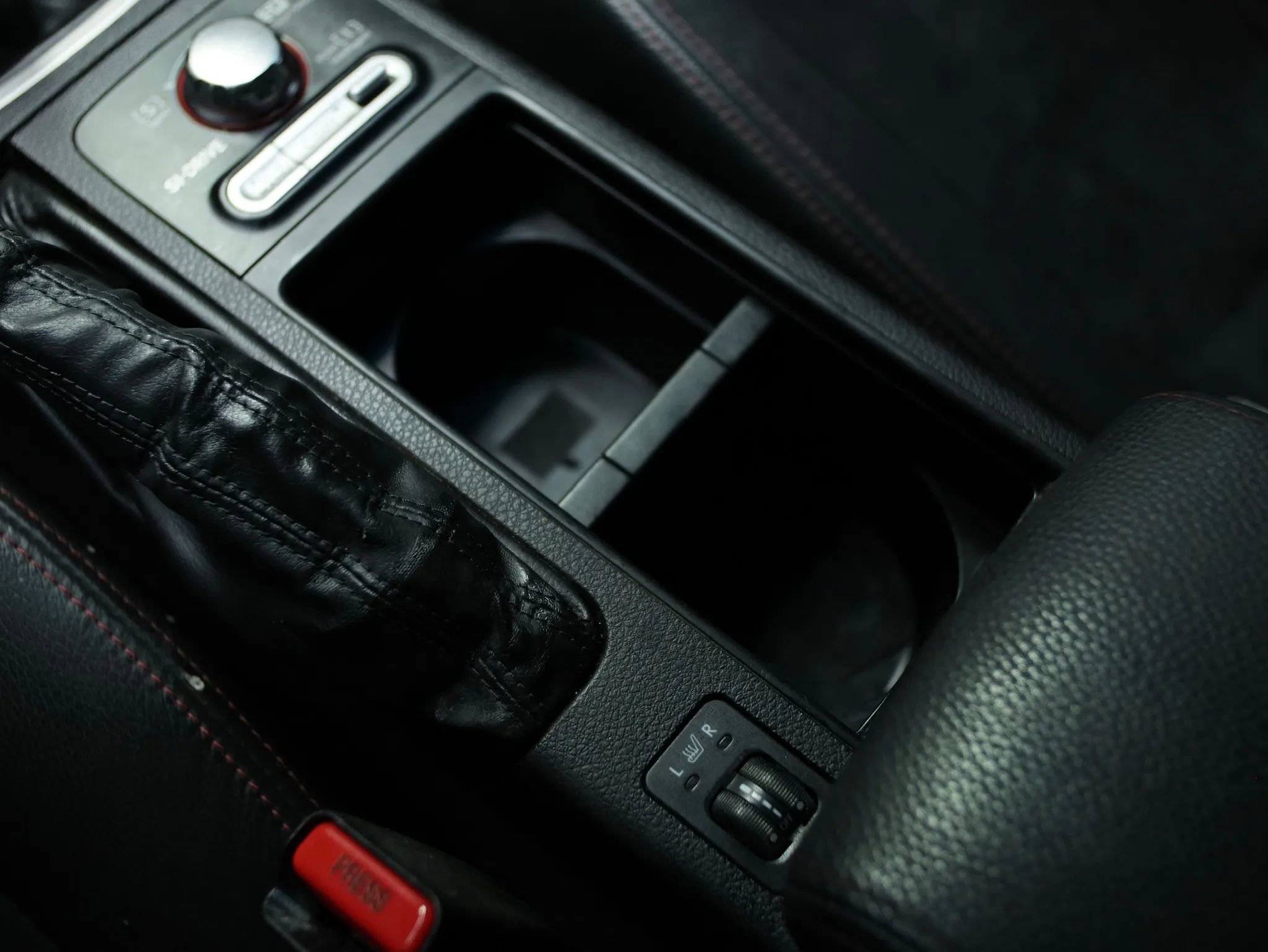 Used 2011 Subaru Impreza WRX STI image 36