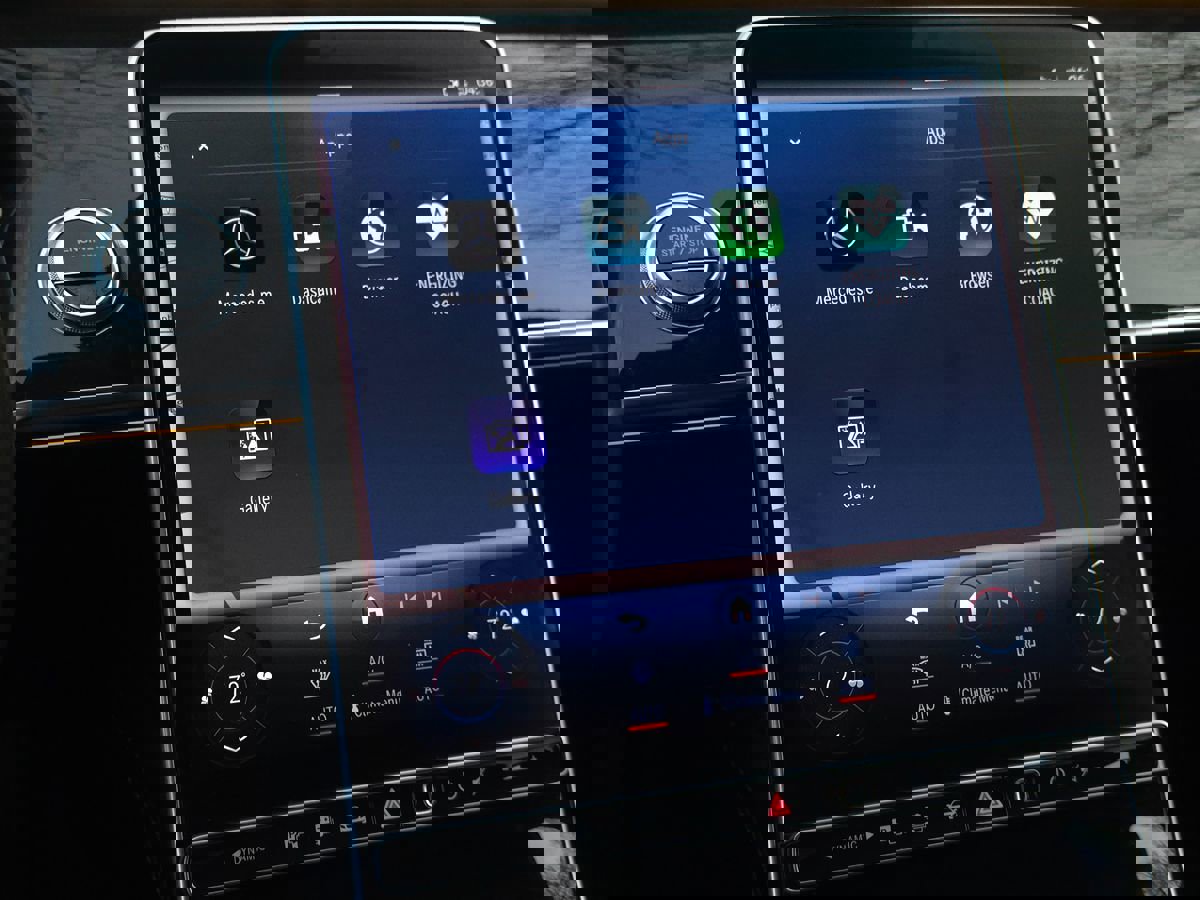 Used 2023 Mercedes-Benz S 580e 4MATIC Sedan w/ Warmth & Comfort Package image 46