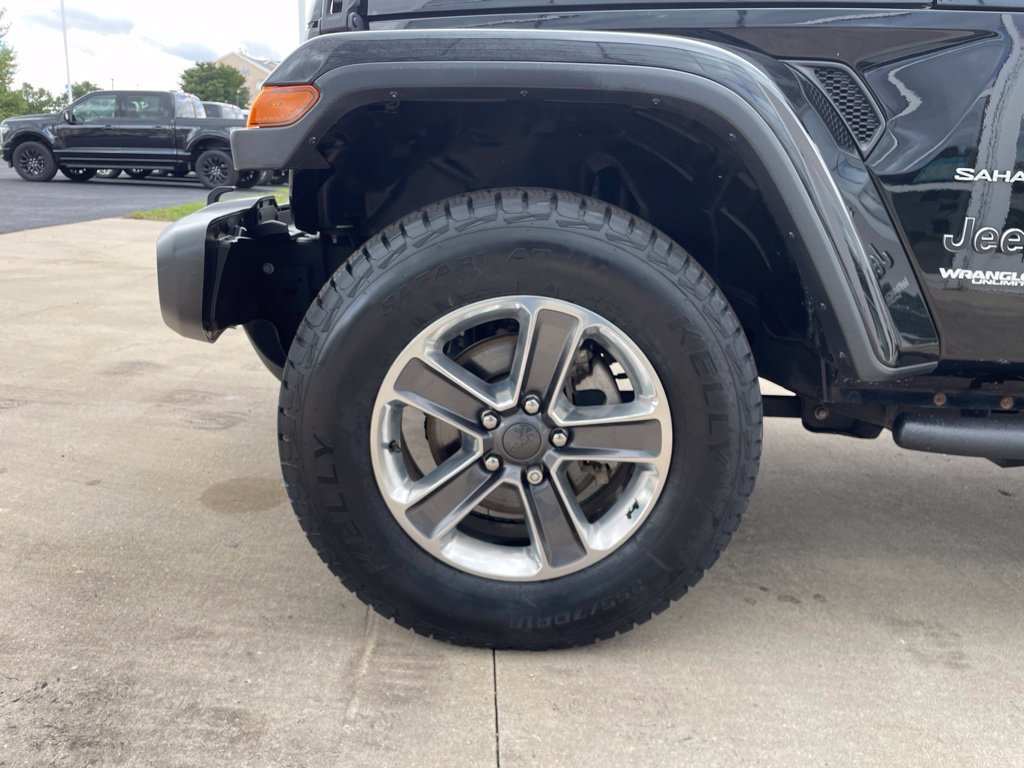 Used 2020 Jeep Wrangler Unlimited Sahara w/ Uconnect 4C Nav & Sound Group AWD/4WD image 15