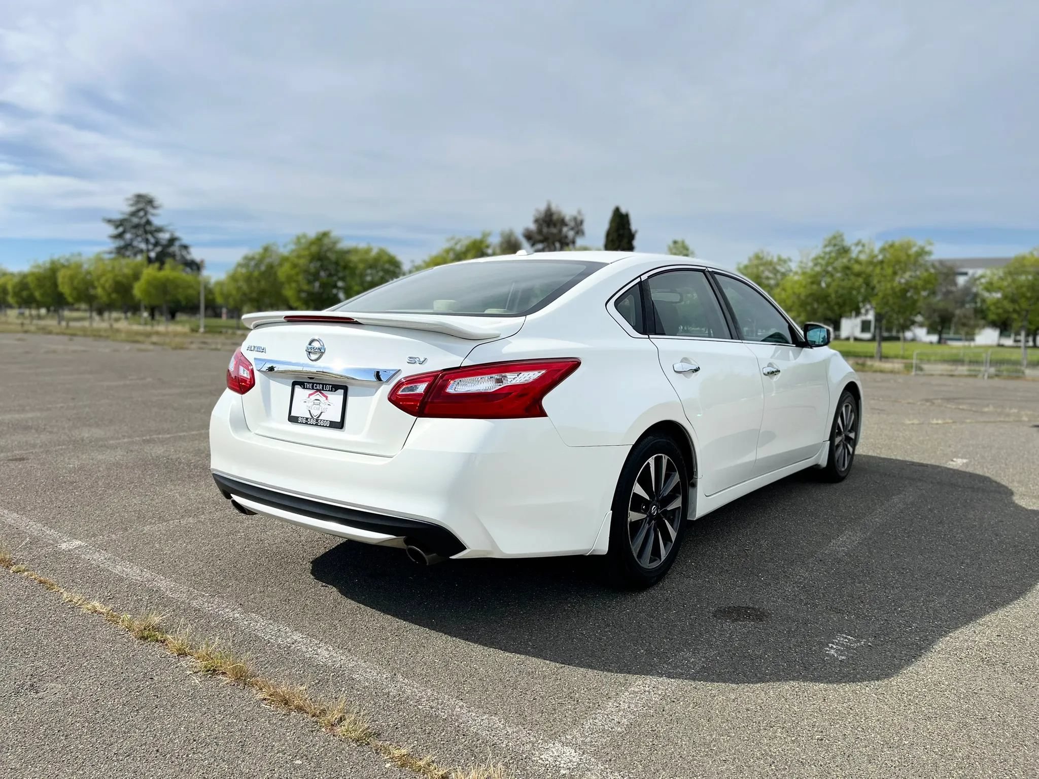 Used 2016 Nissan Altima 2.5 SV w/ Convenience Package FWD image 6