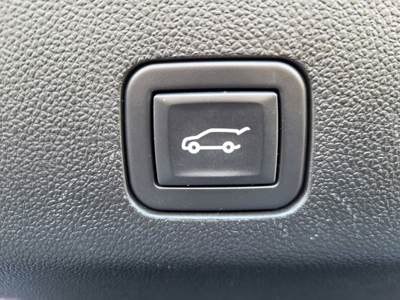Used 2023 Chevrolet Tahoe LT image 18