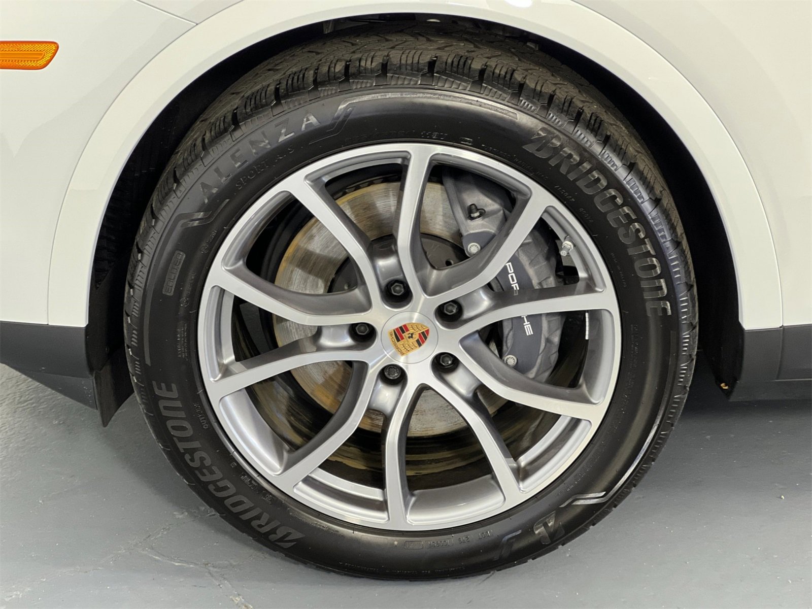 Certified 2025 Porsche Cayenne image 34