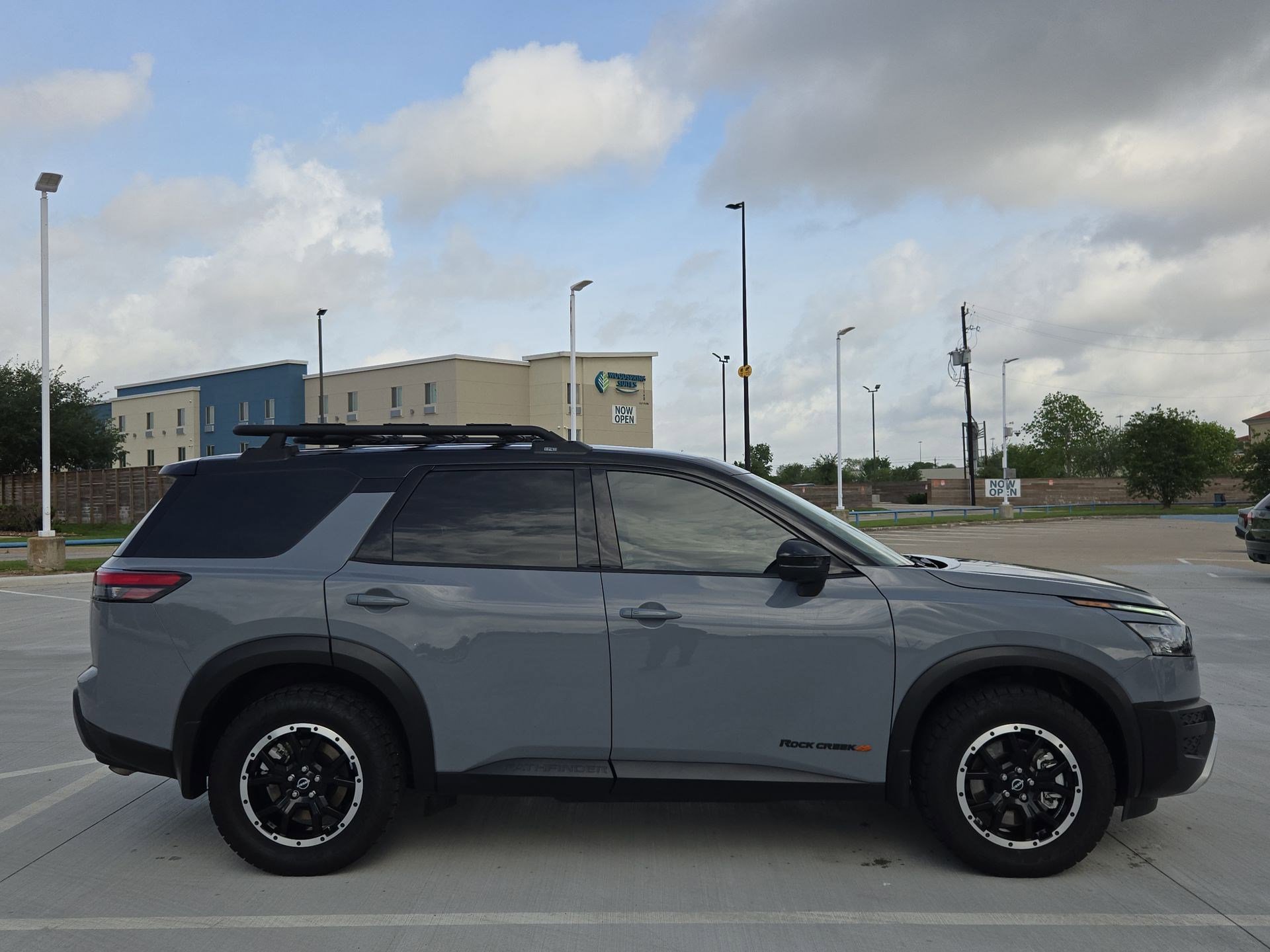 Used 2025 Nissan Pathfinder Rock Creek image 2