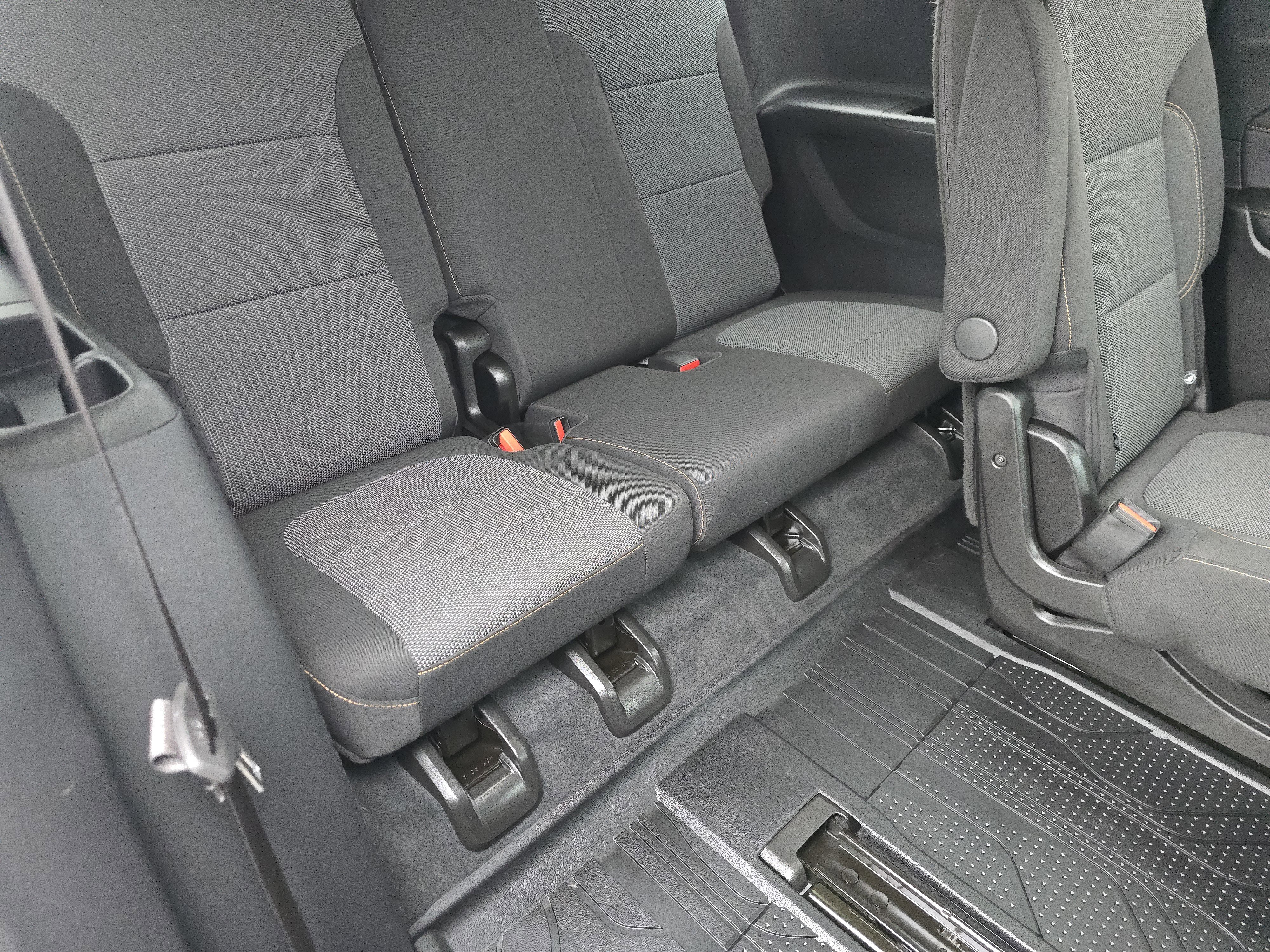 Used 2021 Chevrolet Traverse LT w/ LPO, Floor Liner Package image 18