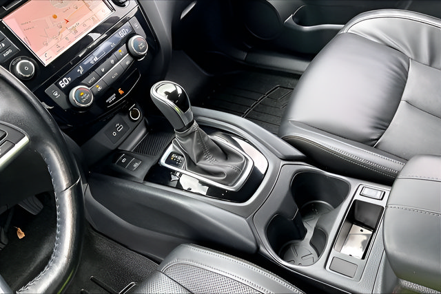 Used 2022 Nissan Rogue Sport SL FWD image 14