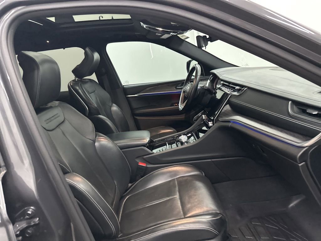 Used 2021 Jeep Grand Cherokee L Overland w/ Luxury Tech Group IV image 32