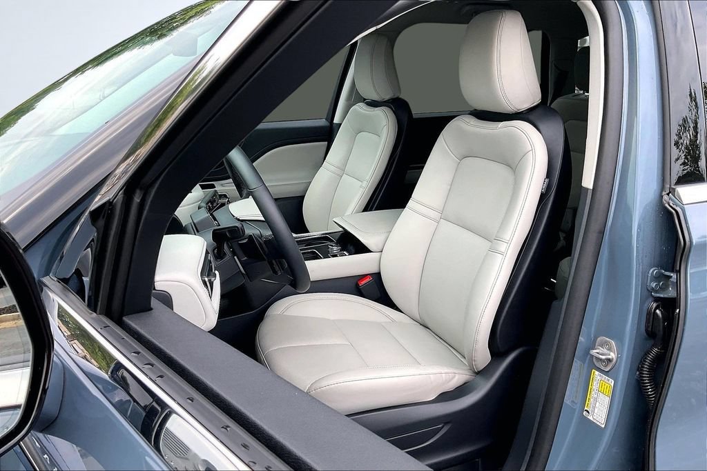 Used 2026 Lincoln Aviator 2WD image 22
