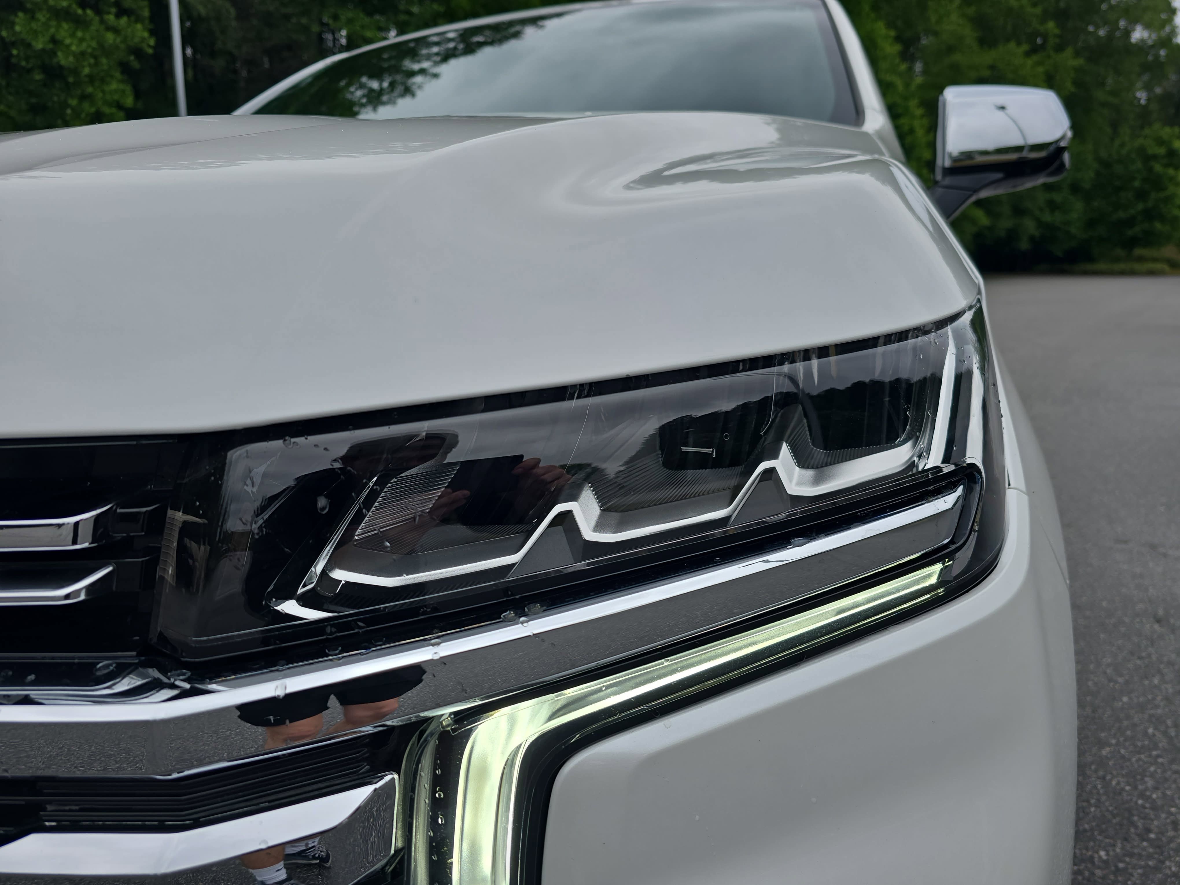 Used 2024 Chevrolet Tahoe Premier AWD/4WD image 32