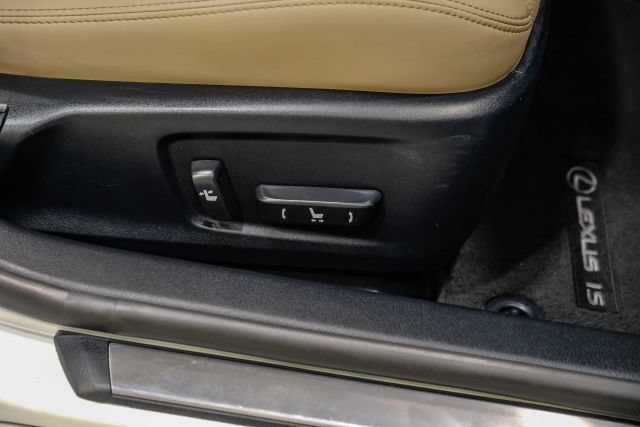 Used 2017 Lexus IS 200t w/ Premium Package RWD image 43