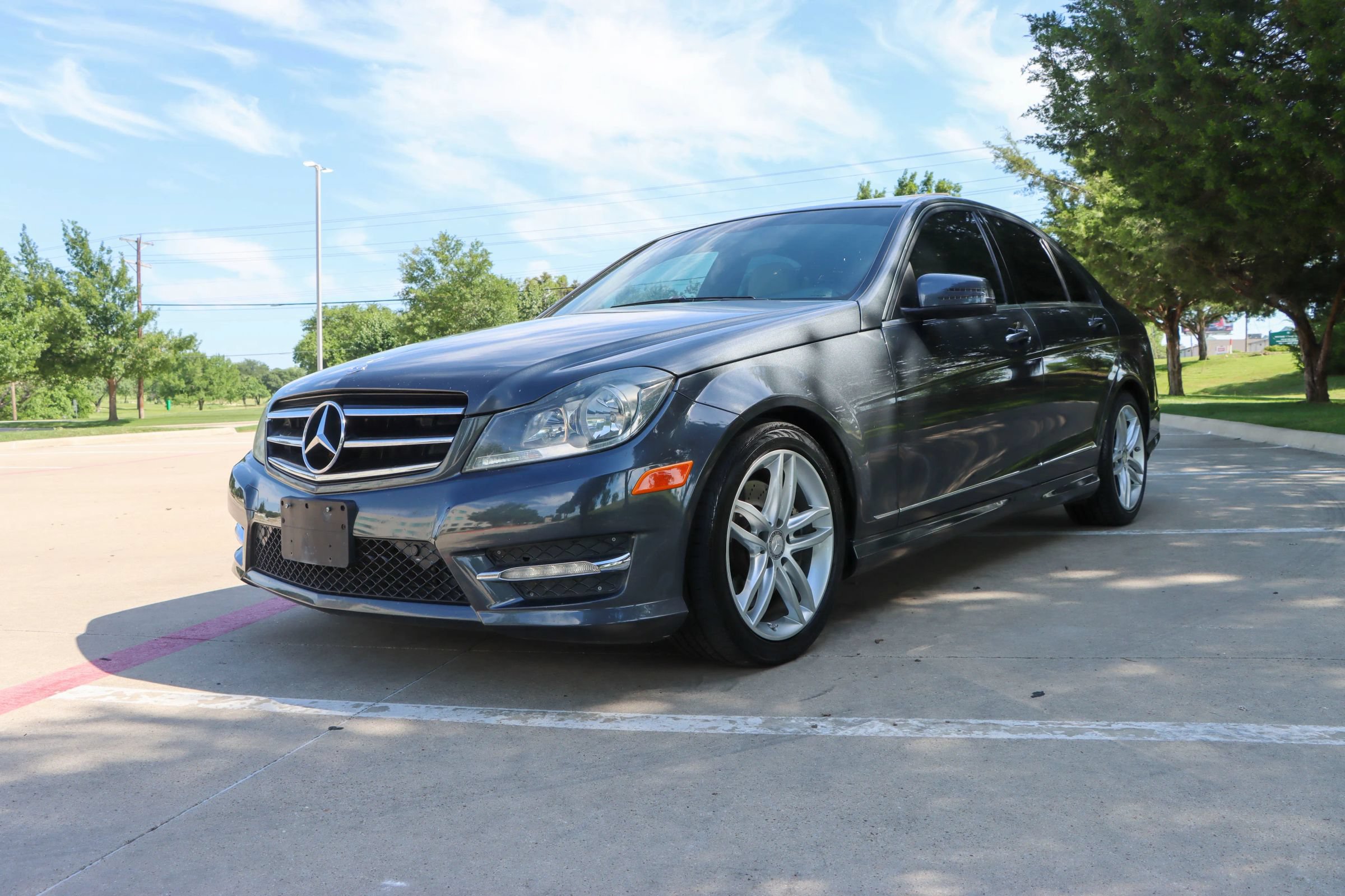 Used 2014 Mercedes-Benz C 300 4MATIC Sedan image 3