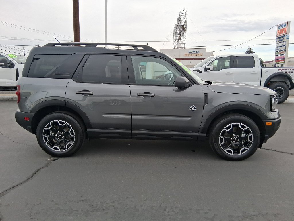 Used 2025 Ford Bronco Sport Outer Banks w/ Outer Banks Tech Package+ image 2