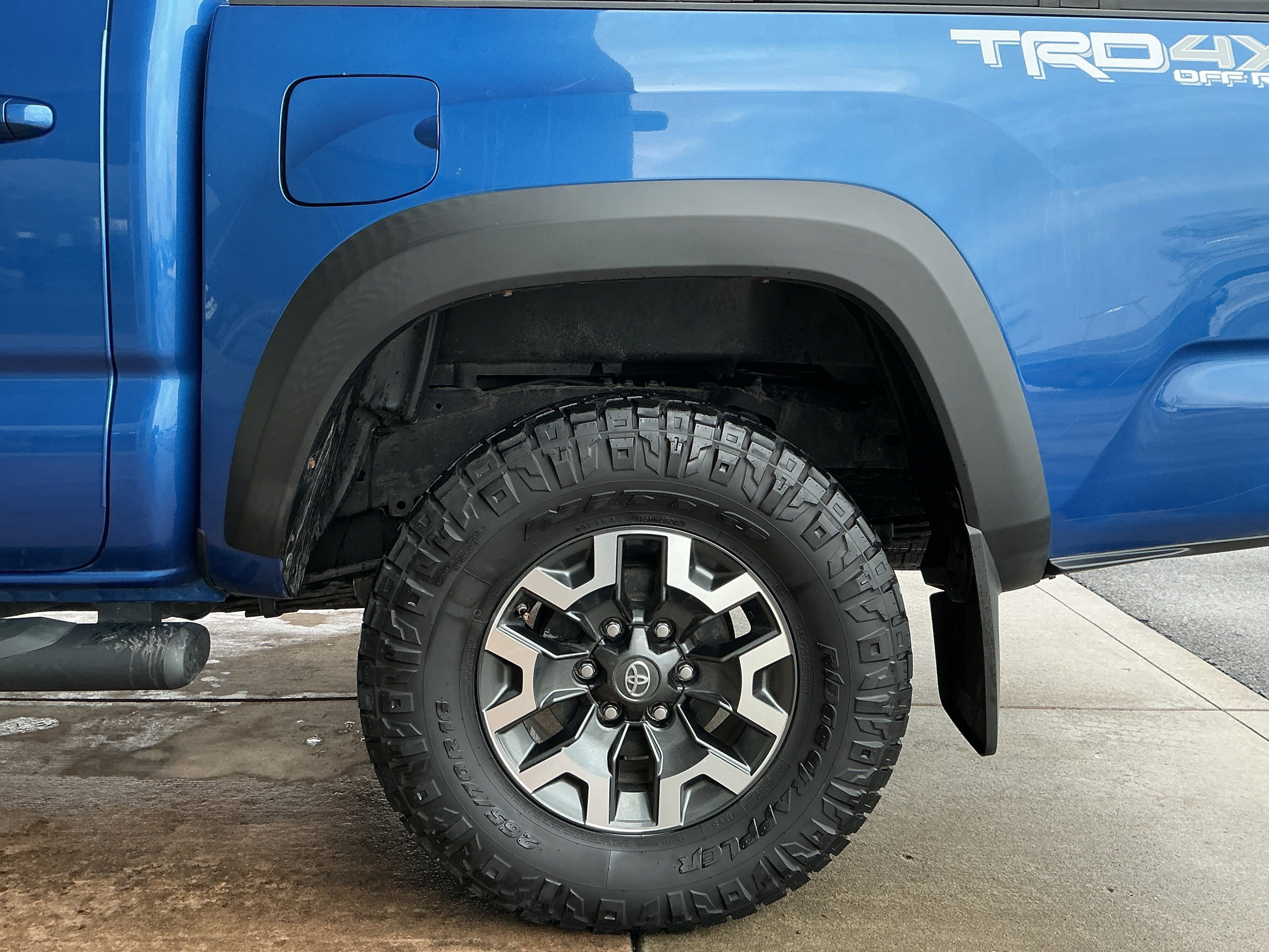 Used 2018 Toyota Tacoma TRD Off-Road image 23