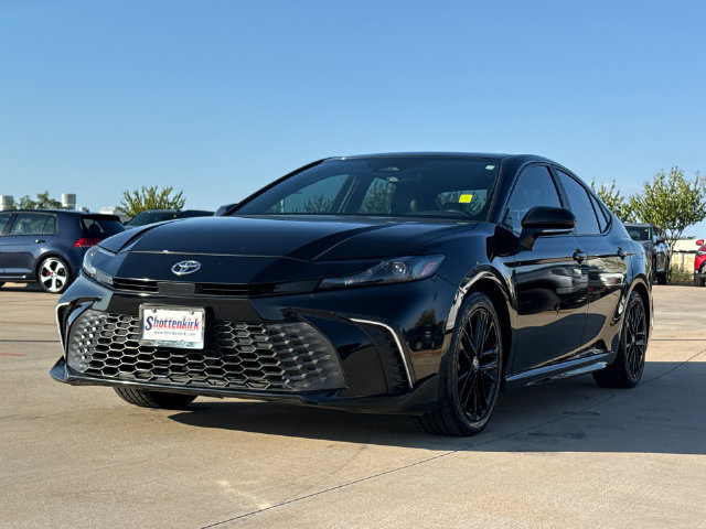 Used 2025 Toyota Camry SE w/ Multimedia Upgrade Package FWD image 3