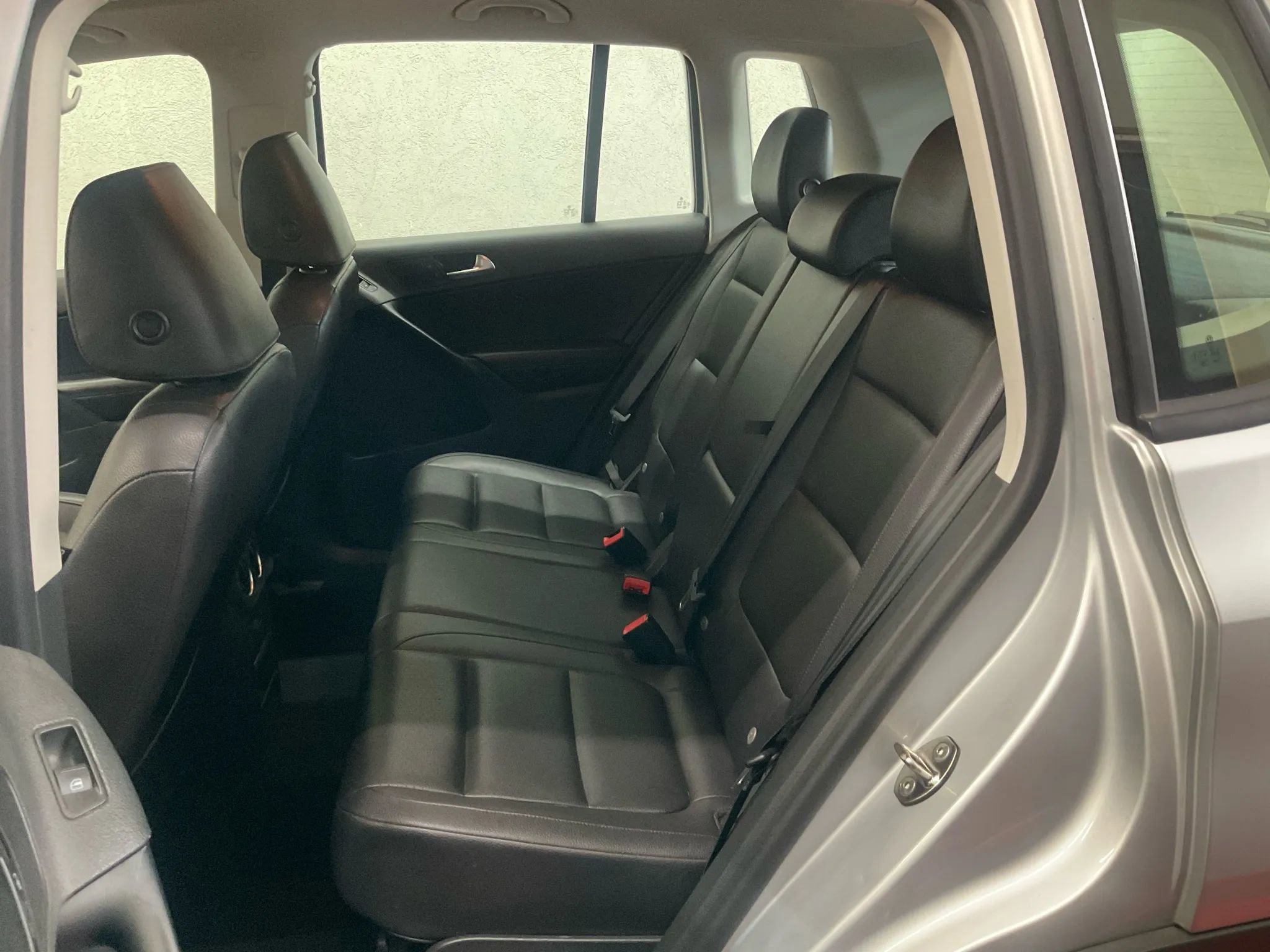 Used 2017 Volkswagen Tiguan S image 11