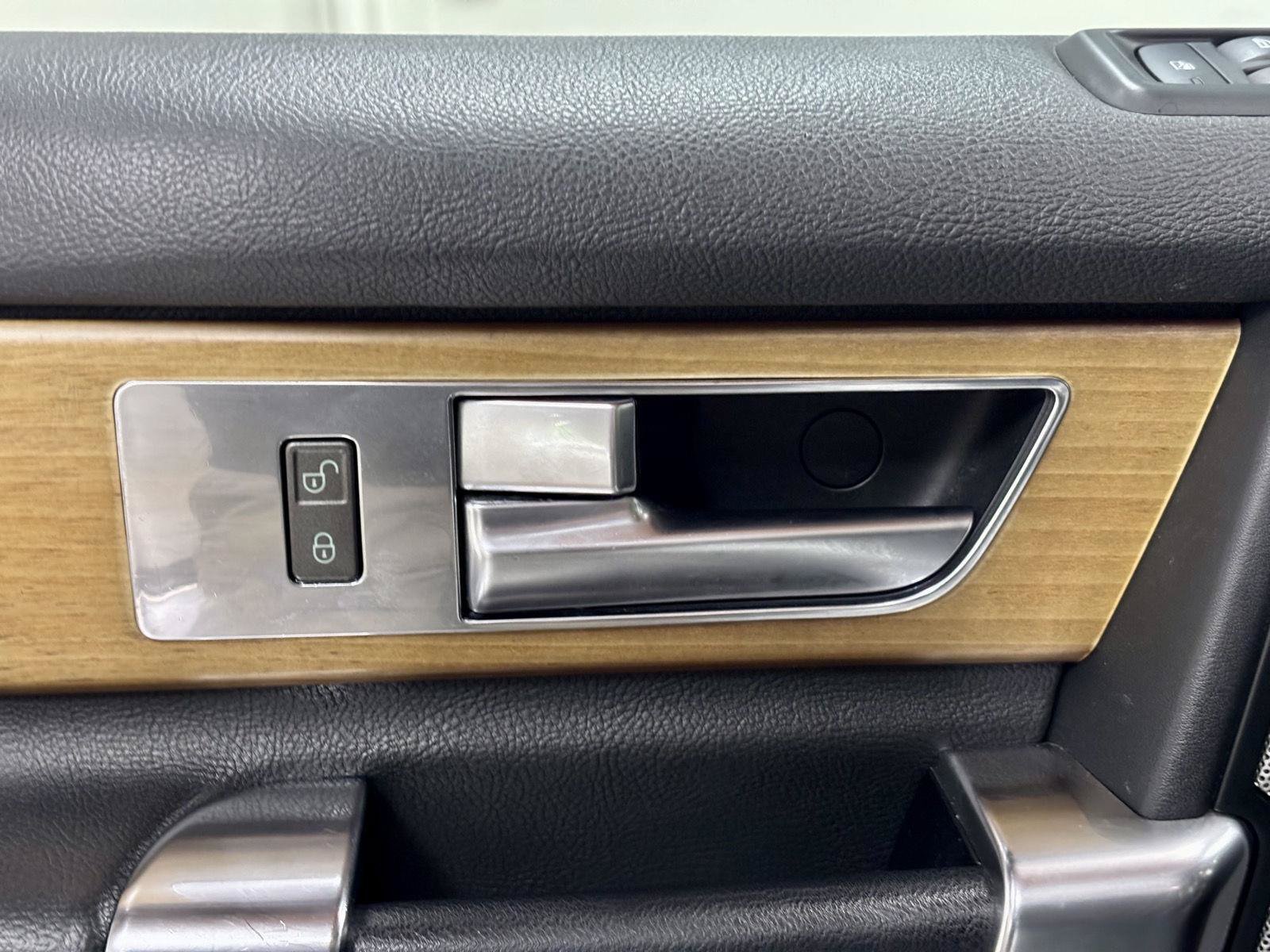 Used 2016 Land Rover LR4 AWD/4WD image 14