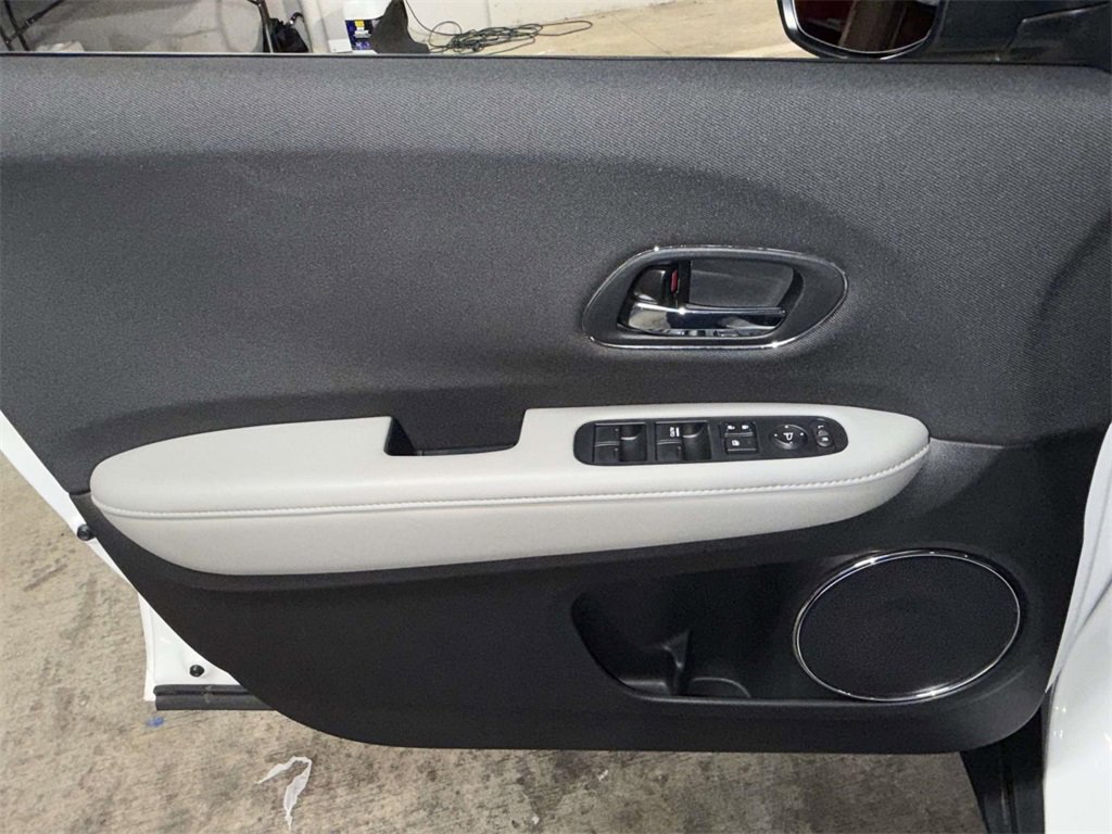 Used 2021 Honda HR-V EX image 19