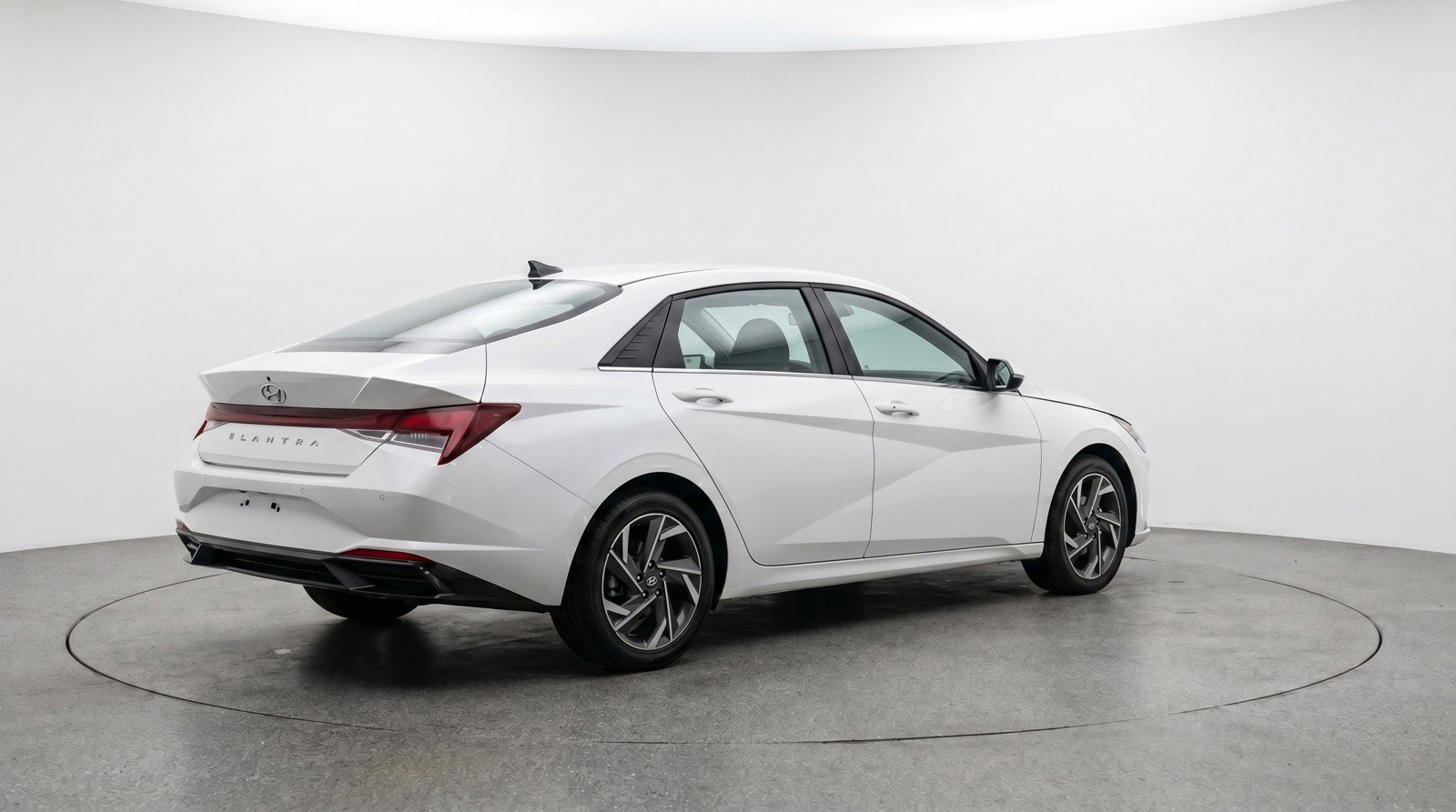 Used 2025 Hyundai Elantra Limited FWD image 7