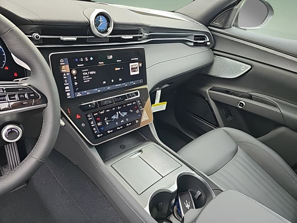 New 2024 Maserati Grecale GT image 18