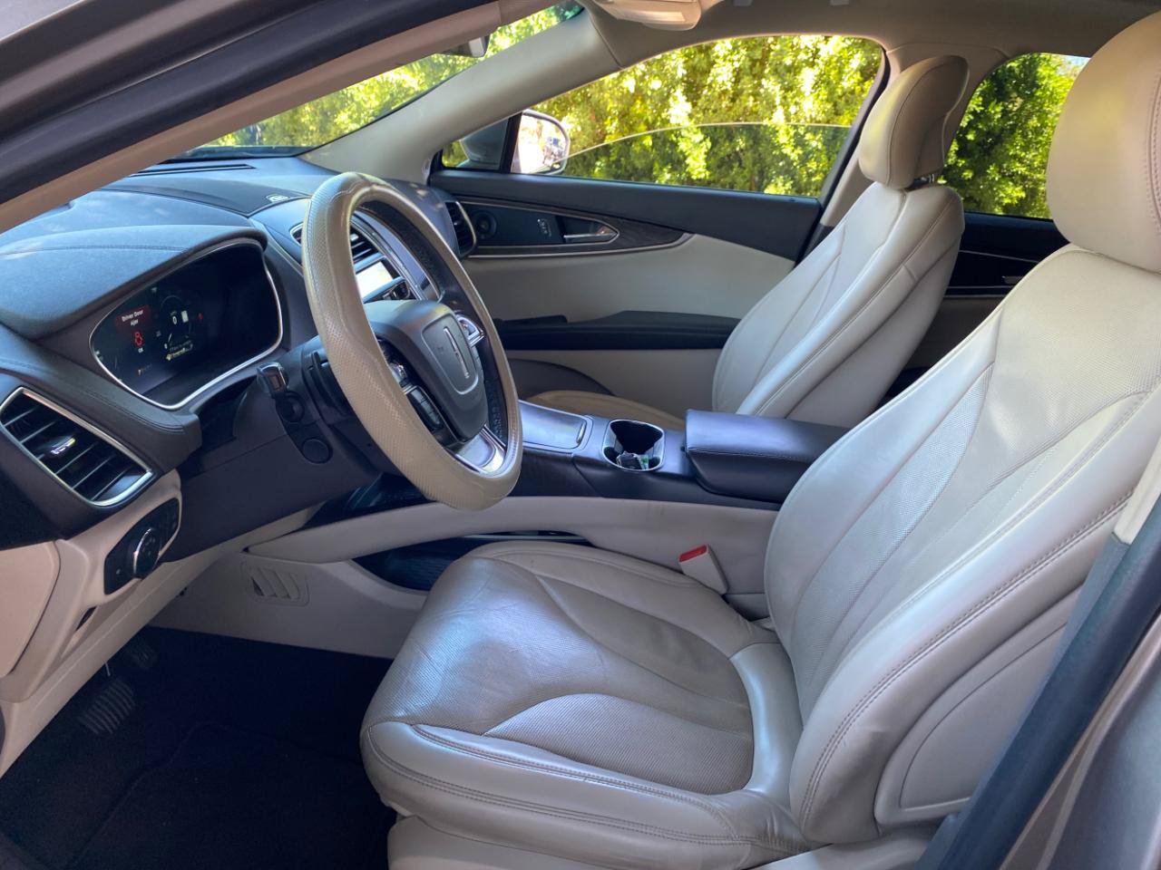 Used 2019 Lincoln Nautilus Reserve FWD image 32