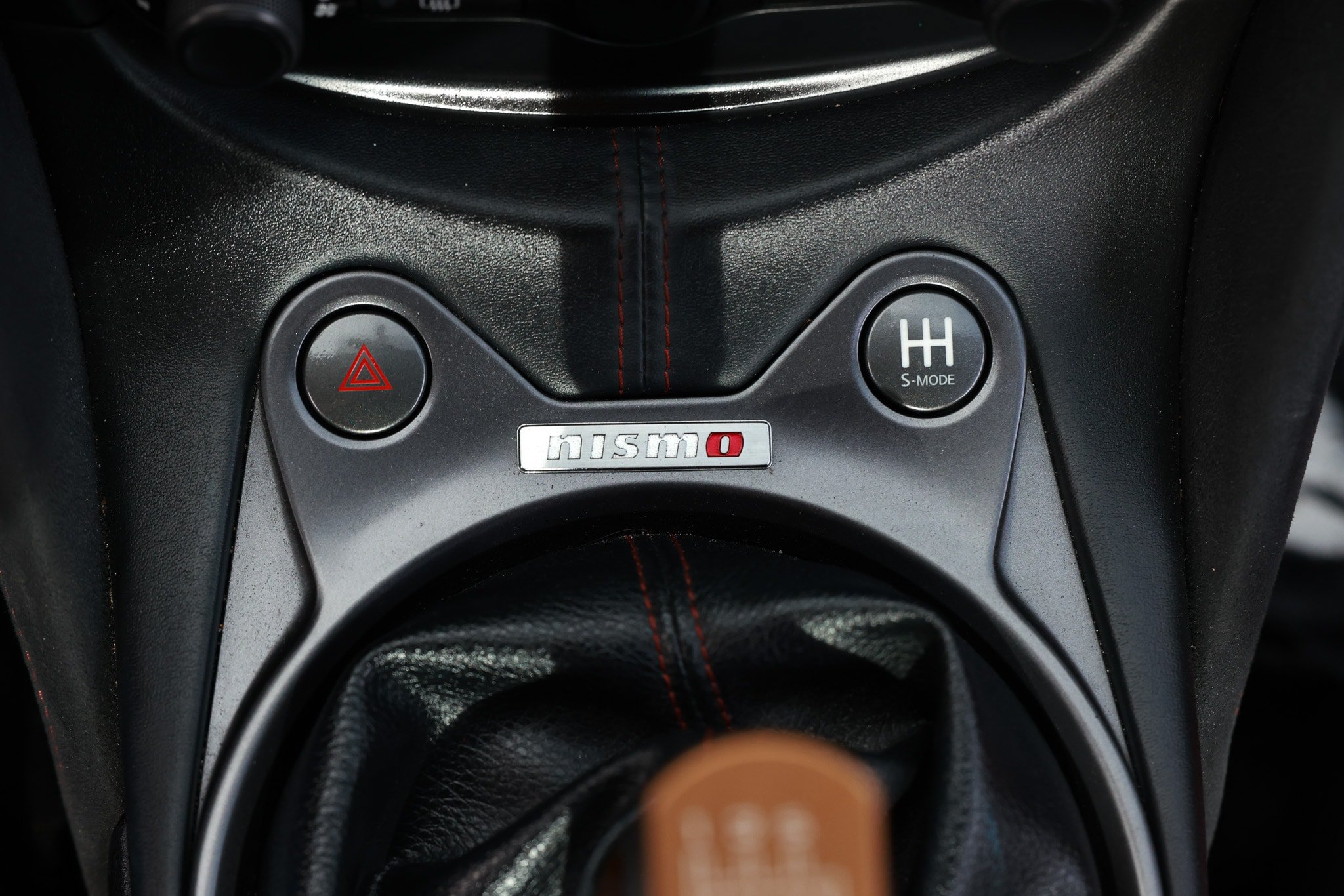 Used 2016 Nissan 370Z NISMO RWD image 40
