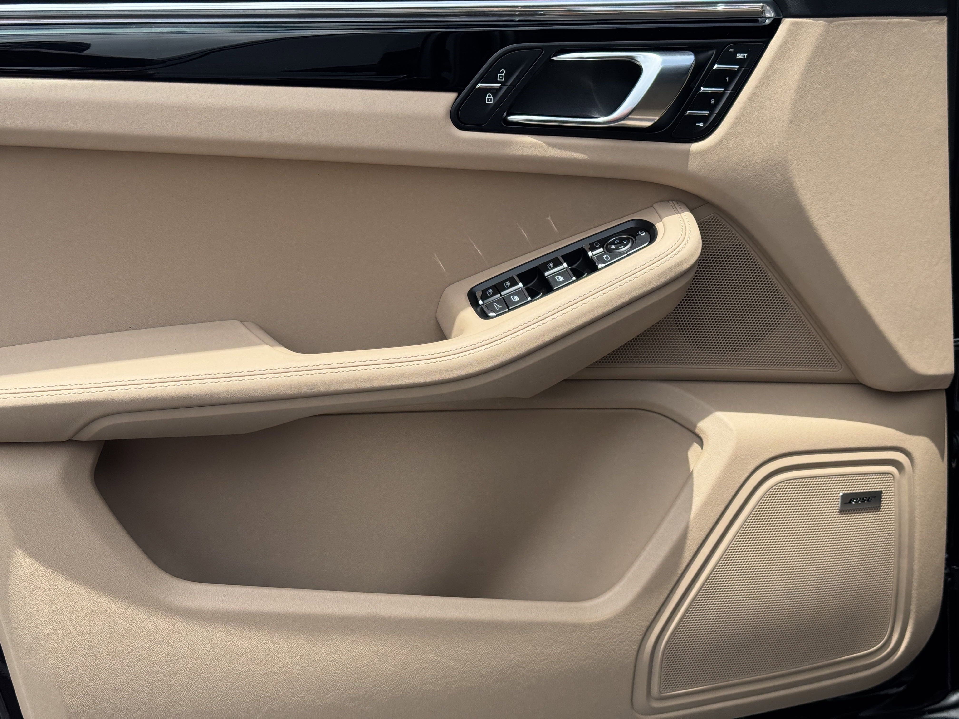 Certified 2025 Porsche Macan image 22