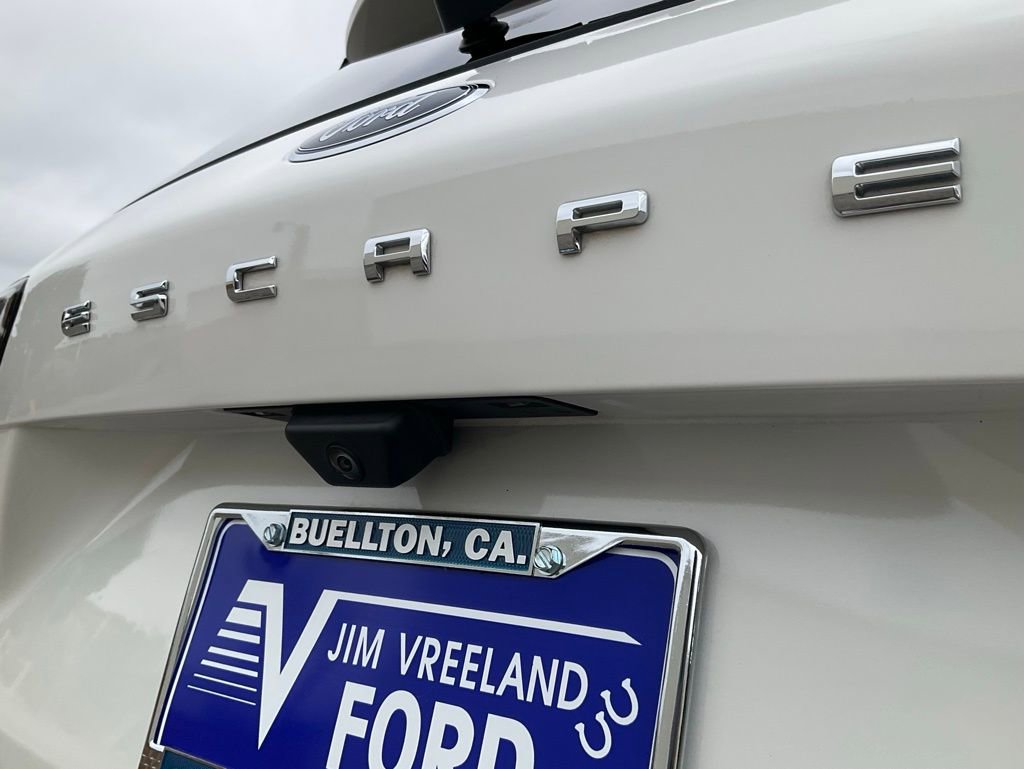 Used 2020 Ford Escape Titanium w/ Titanium Premium Package 2.0 image 18