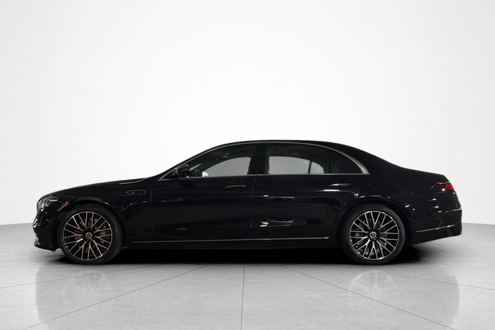 New 2027 Mercedes-Benz S 580 4MATIC Sedan image 2