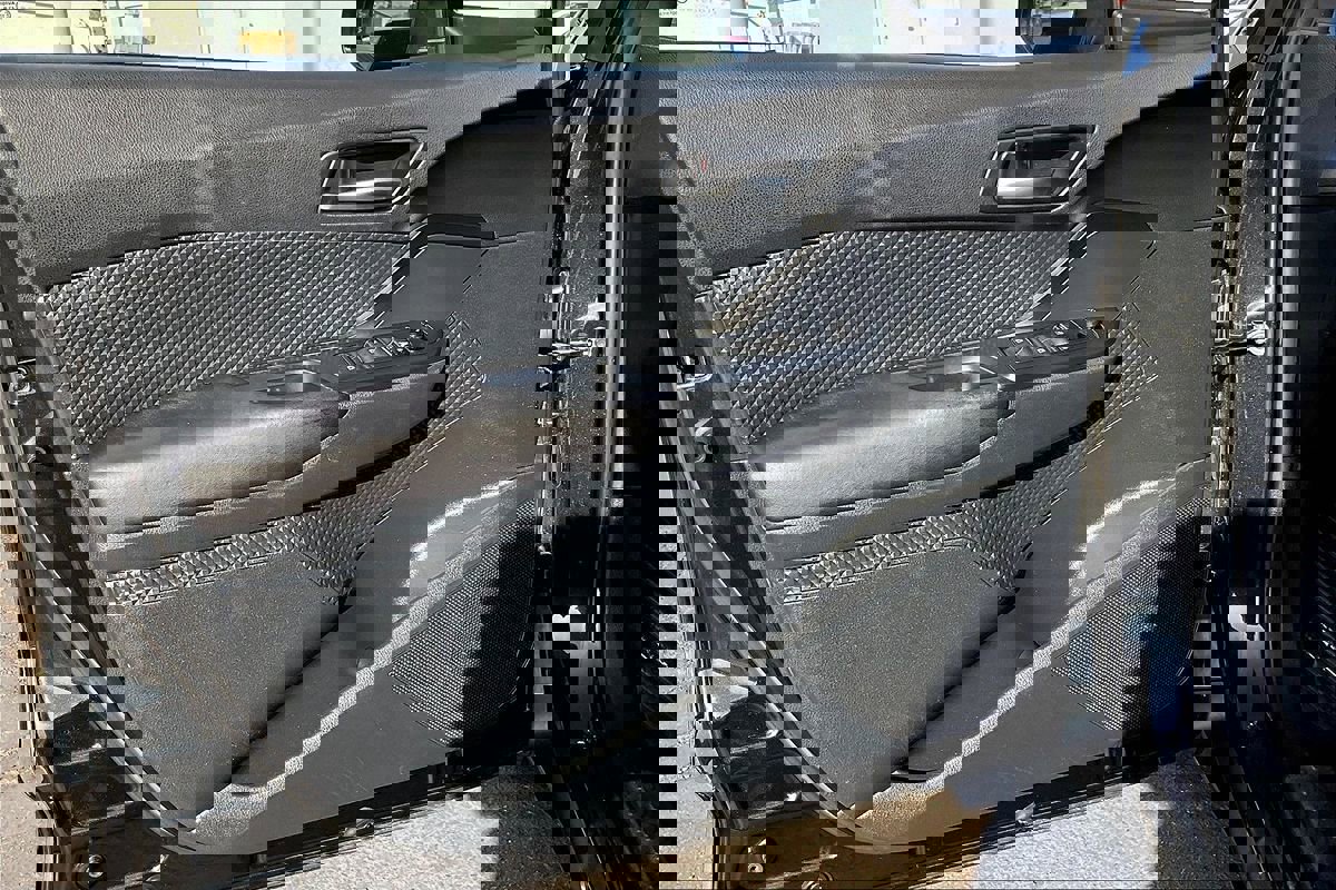 Used 2018 Toyota C-HR XLE image 9