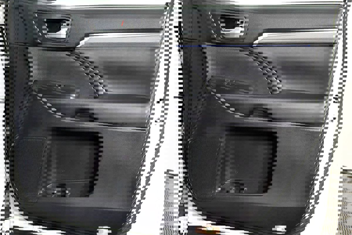 Used 2018 Toyota Highlander SE image 28