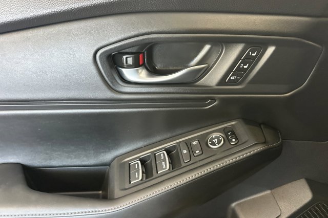 Used 2025 Honda Accord Sport image 12